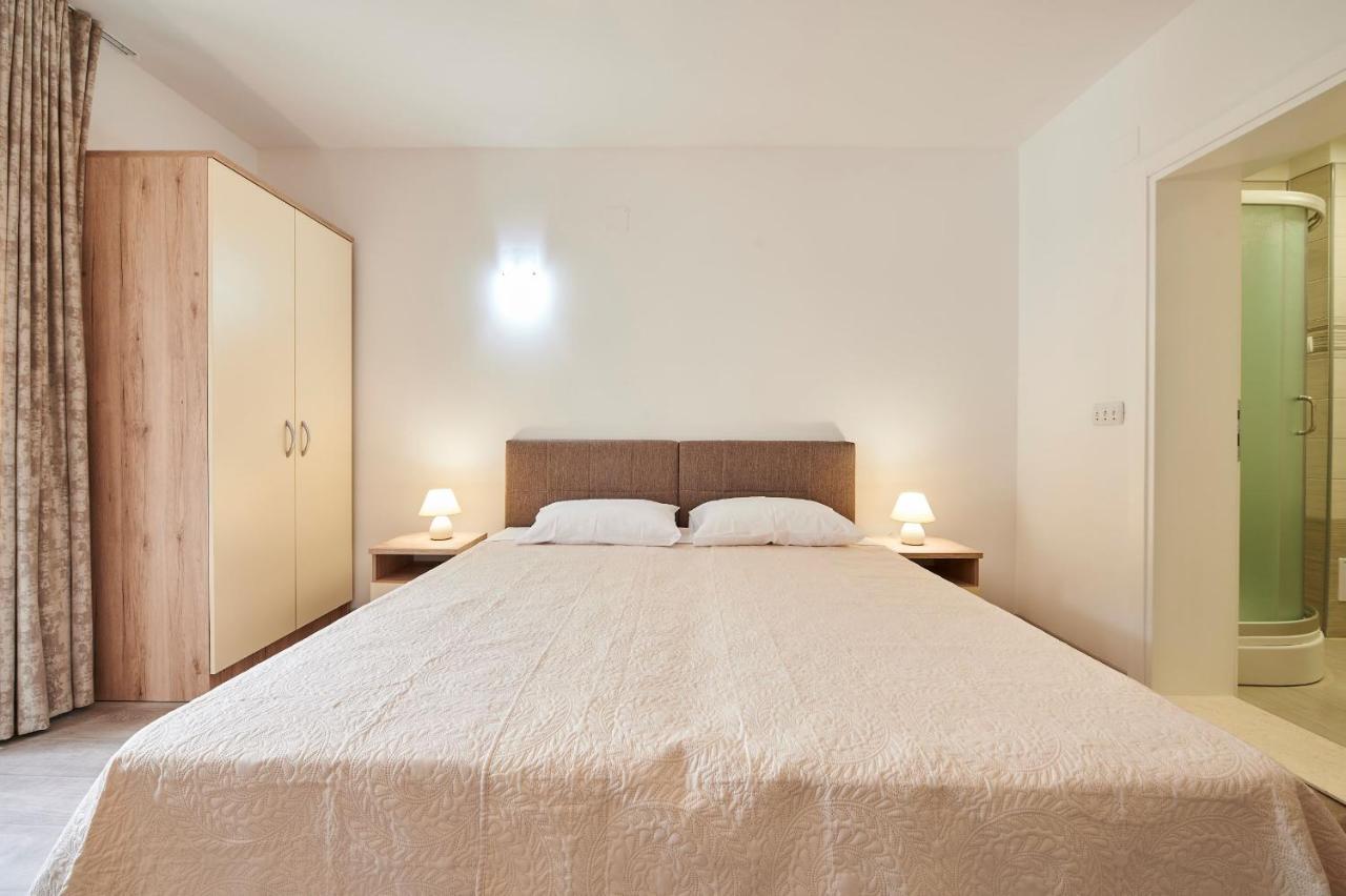 Ćutan Apartment Trogir Bagian luar foto